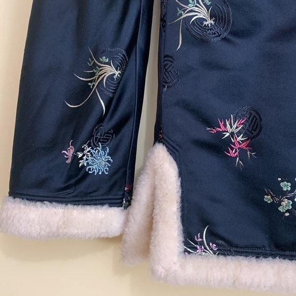 Vintage REVERSIBLE Asian Shearling Satin Embroidered Floral Open Front Jacket M - Picture 15 of 16